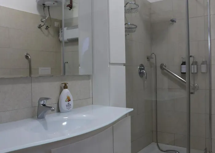In With Gemelli E Vaticano Apartment